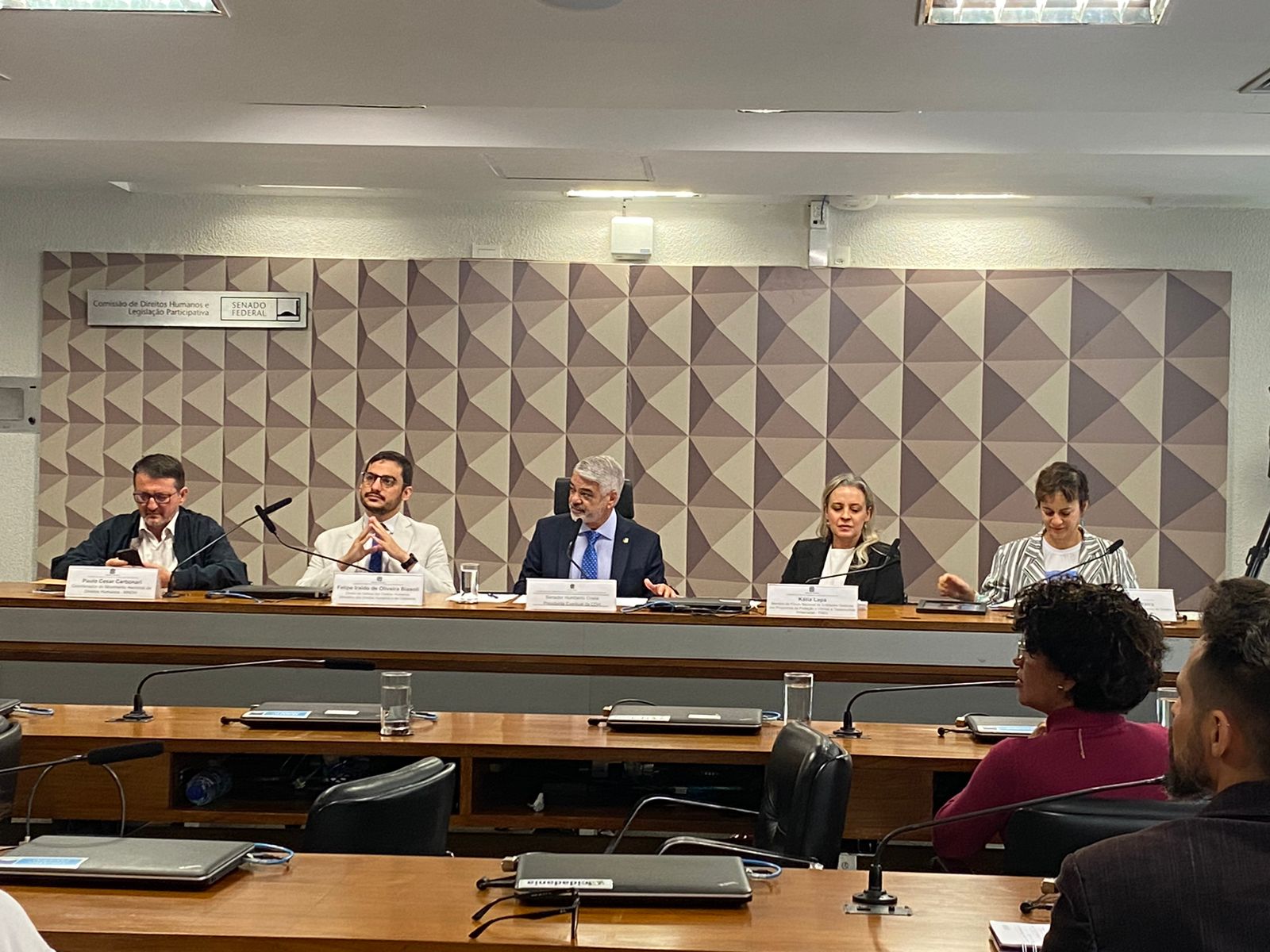 acbff2ee-a6b9-4790-b9a4-2c894d23336e