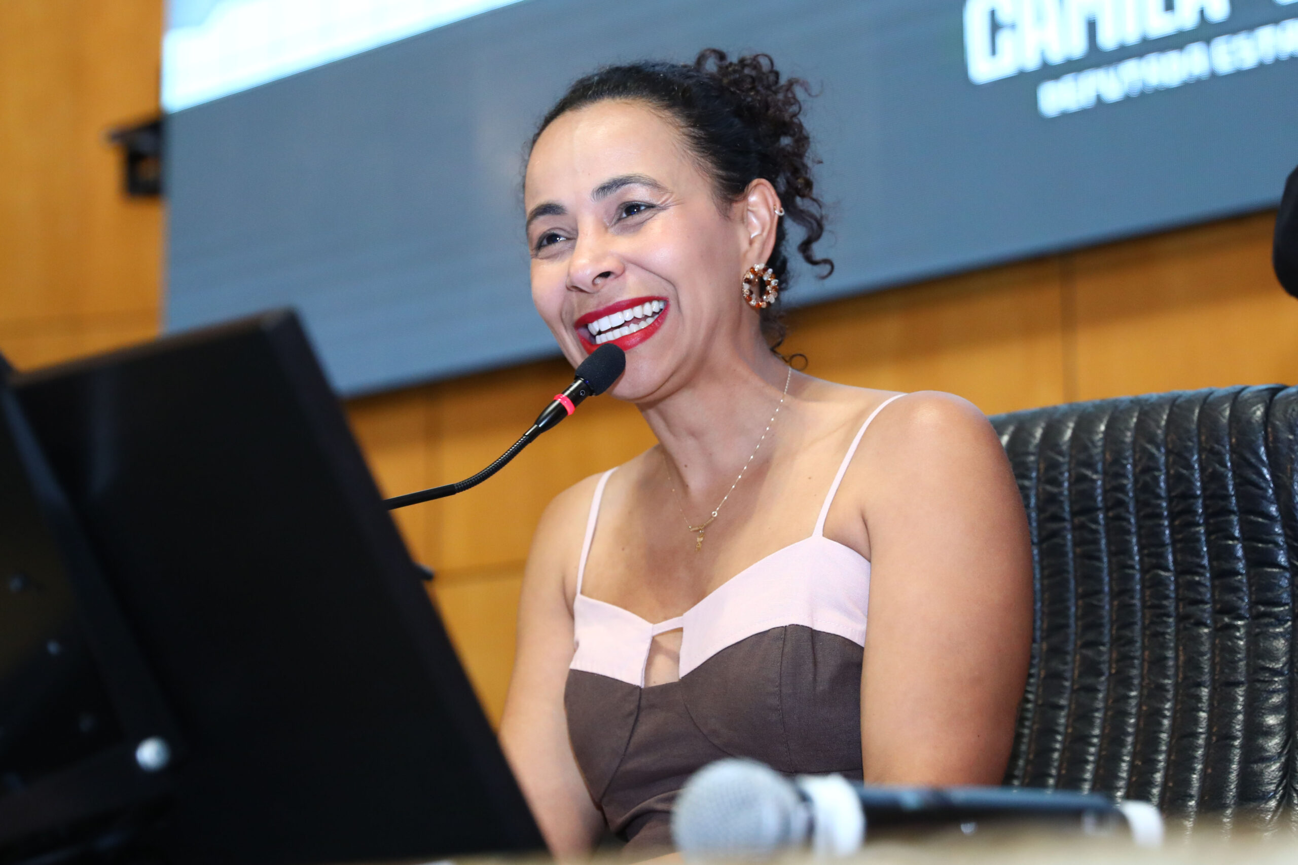 deputada-camila-valado—sesso-especial-30-anos-do-centro-de-apoio-aos-direitos-humanos-valdcio-barbosa-dos-santos—16092025_54792530086_o